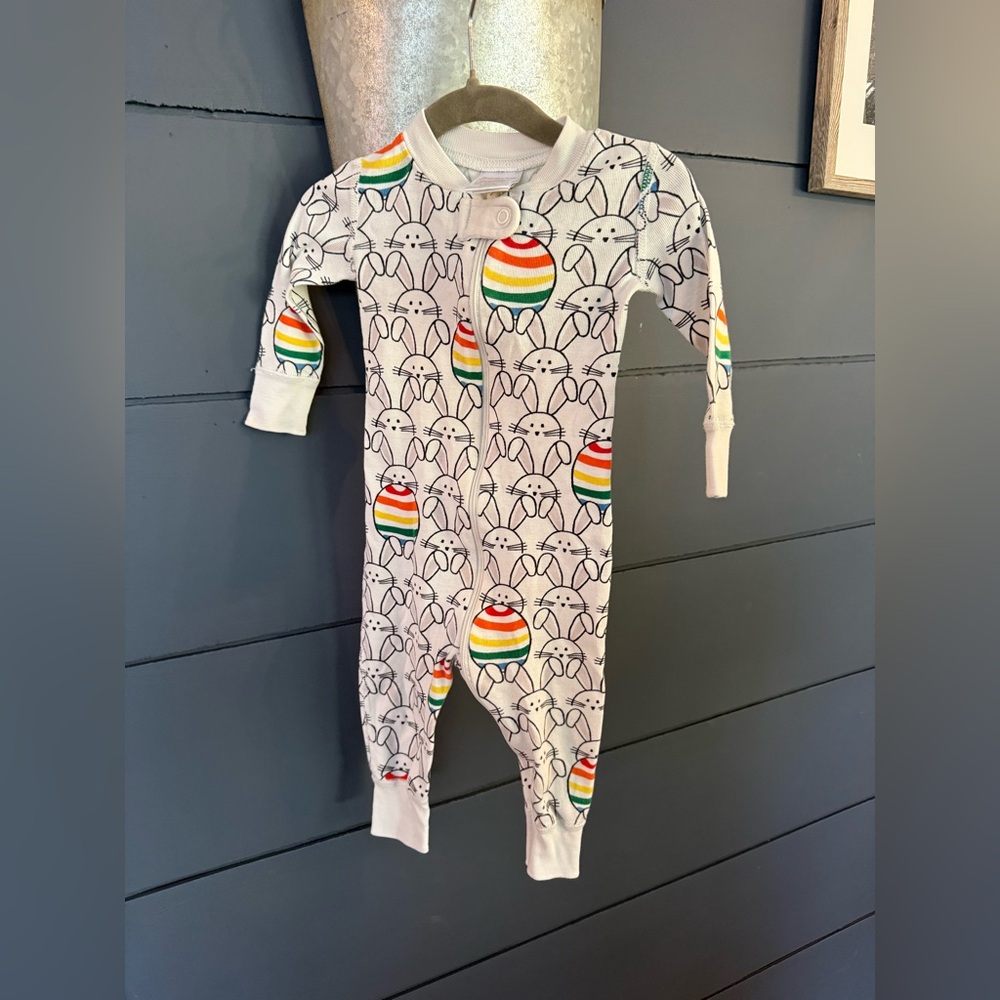 Hanna Andersson One piece Pajama Easter Bunny Print 6-12 months